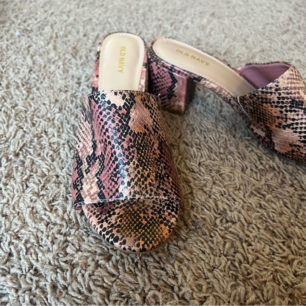 Old navy snake print slides womens size 7.5 NWOT - Picture 4 of 6